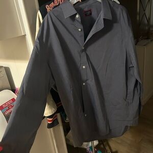 UNTUCKit Charcoal Button-Up Shirt